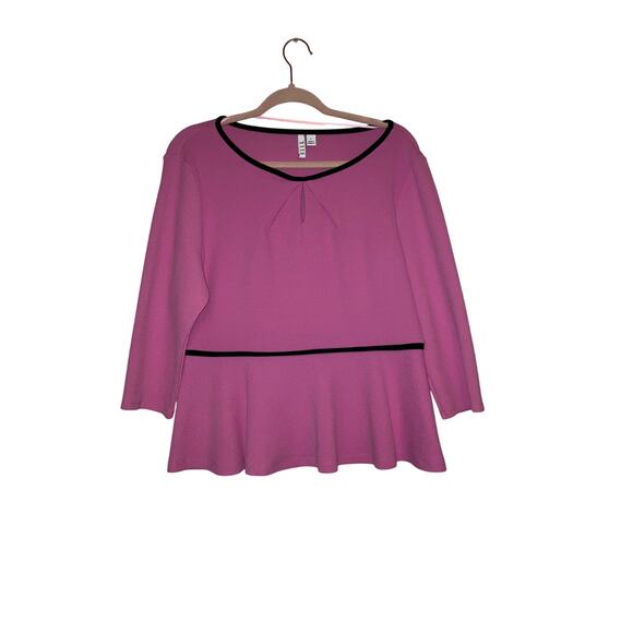 ELLE Pink Textured Knit Peplum Top w/ Keyhole Detail Size Large - Picture 1 of 6